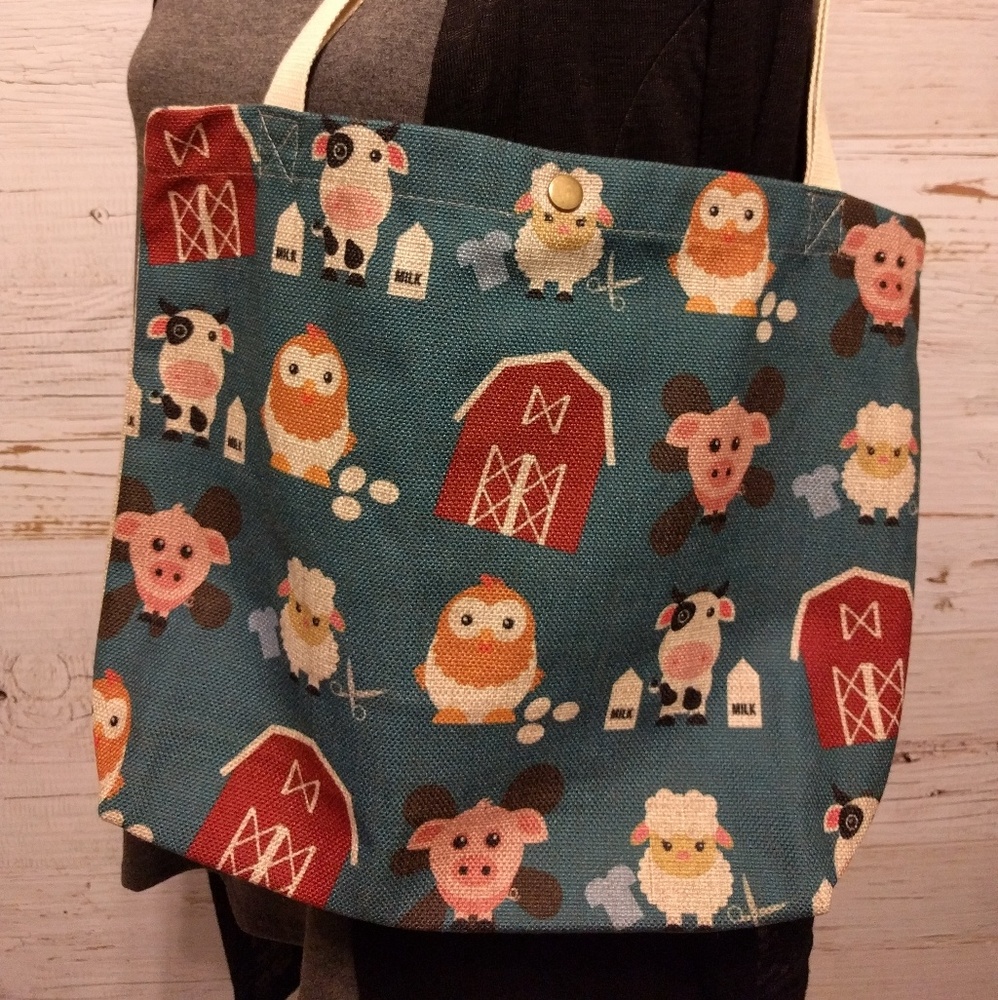 BARNYARD FRIENDS TOTE 🐖🐄🐑🐤